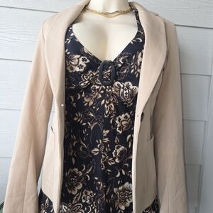 Elegant Beige Women's Blazer